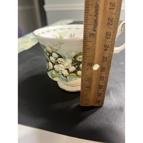 Royal Albert Flower of the Month "Lily of the Valley - May" Teacup & Saucer Set - Picture 10 of 11